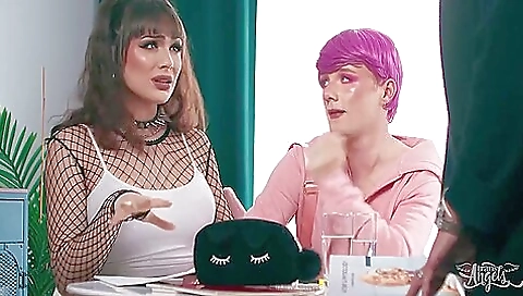 Brunette is getting deepthroated creampie on the wall