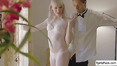 Big ass brunette babe with a nice pair of stockings