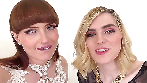 Blonde and brunette fuck in the ass in a threesome