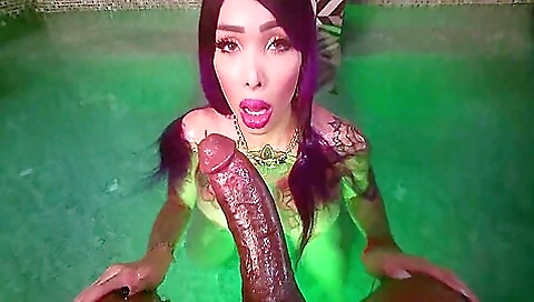 A big assed brunette shows off her curves in this clip