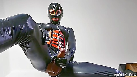 Amateur solo video with a hot latex fetish masturbation